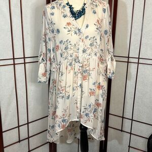 Torrid 1 cream color Lexie 3/4 sleeve chiffon Hi-low